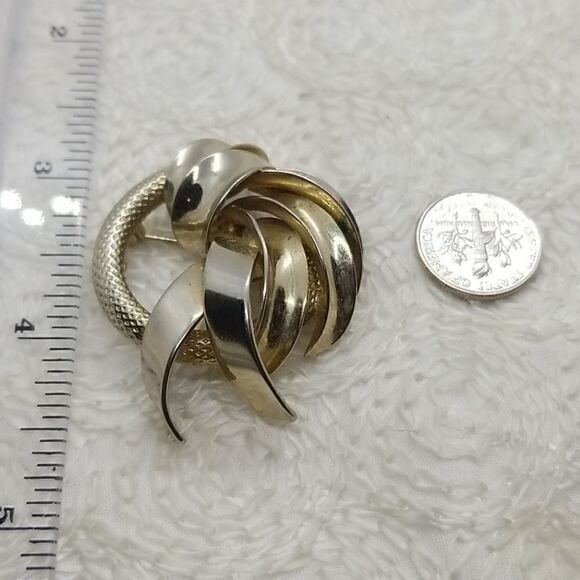 Gold Circle Pin Brooch  wrapped by gold tone ribbon style - Picture 3 of 9